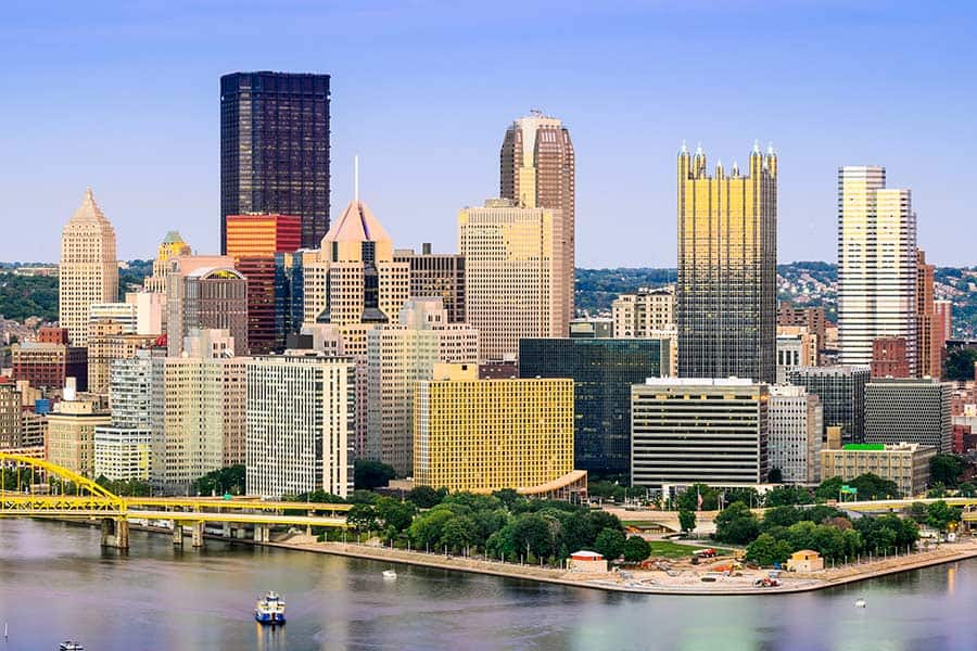 Pittsburgh, Pennsylvania skyline at water front